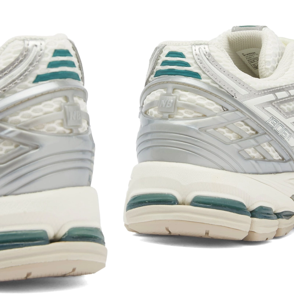 New Balance M1906REE Silver Metallic